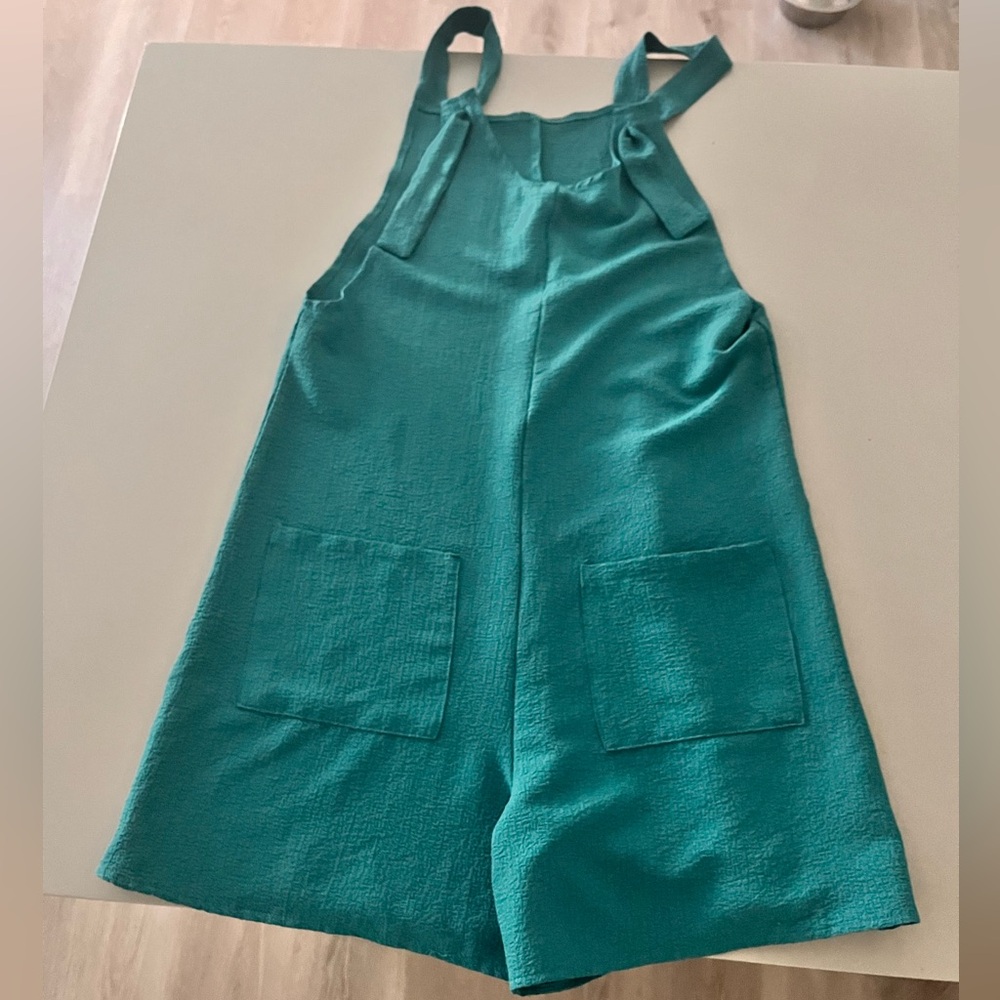 NWOT Light teal/emerald green romper XS